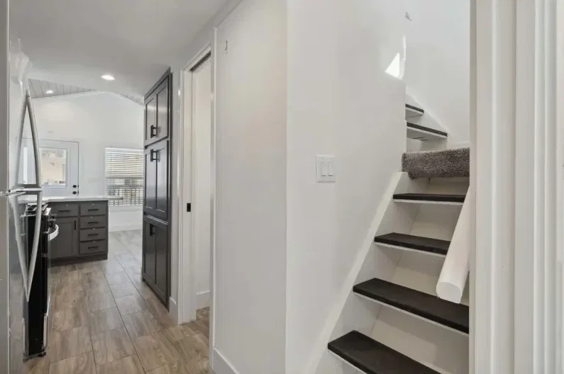 Ath-06dl interior home features
