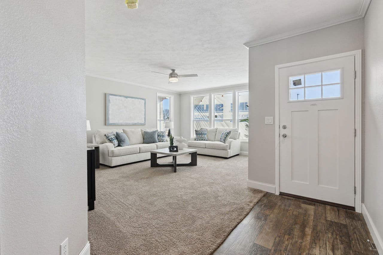 Grand canyon interior home features